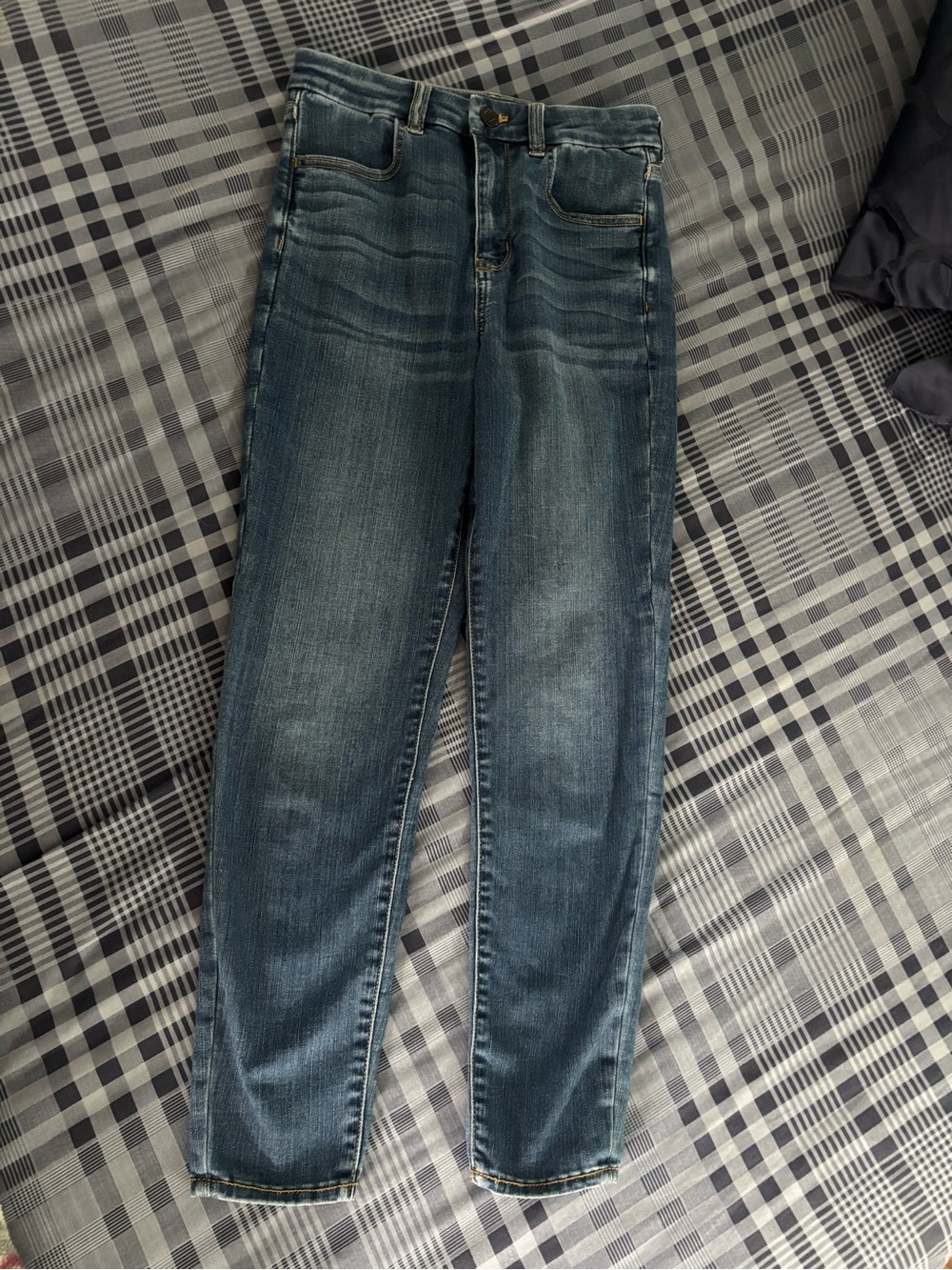 American Eagle Outfitters High-Rise Skinny Jeans in Dark Indigo Wash